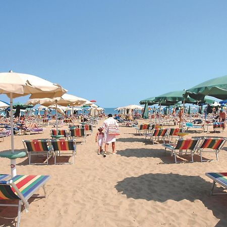 Hotel Elvia Lignano Sabbiadoro Exterior foto